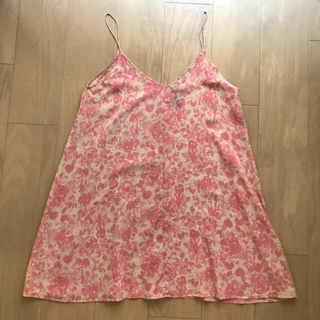 TOPSHOP(トップショップ)のトップショップの花柄ノースリーブワンピース　ピンク系 レディースのワンピース(ひざ丈ワンピース)の商品写真