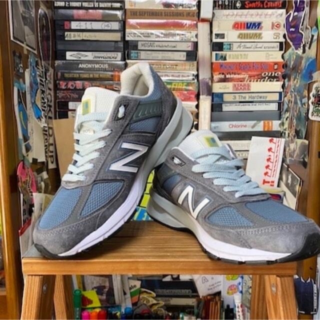 BEAMS(ビームス)のSSZ AH.H New balance M990BE5 V5 28am メンズの靴/シューズ(スニーカー)の商品写真