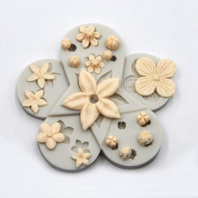 色々なお花が作れるアソートモールド　レジン　ねんど ハンドメイドの素材/材料(その他)の商品写真