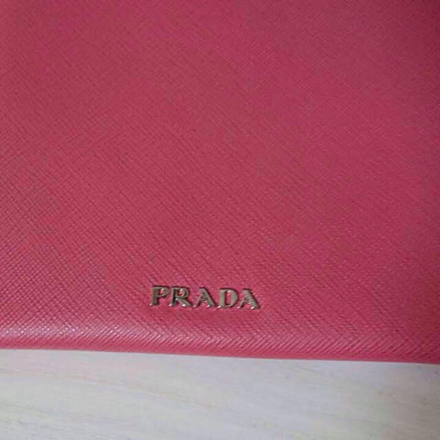 PRADA(プラダ)の【PRADA】新品箱入り ipadminiケース ピンク スマホ/家電/カメラのスマホアクセサリー(iPadケース)の商品写真