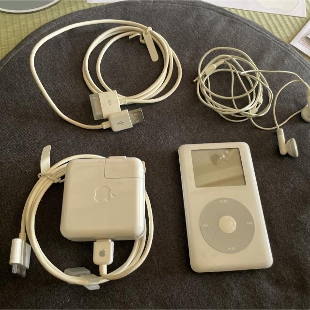 iPod(アイポッド)のAPPLE iPod M9282J/A スマホ/家電/カメラのオーディオ機器(ポータブルプレーヤー)の商品写真