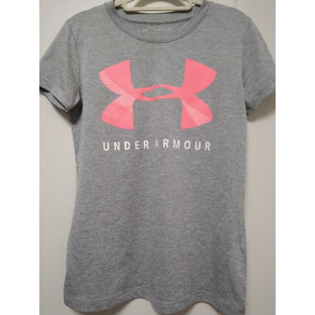 UNDER ARMOUR(アンダーアーマー)のアンダーアーマー　Tシャツ　XSサイズ レディースのトップス(Tシャツ(半袖/袖なし))の商品写真