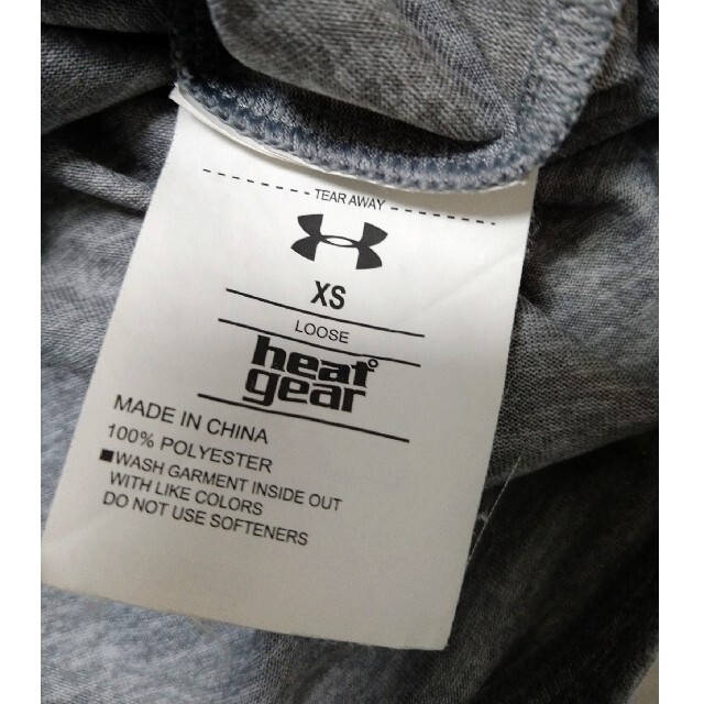 UNDER ARMOUR(アンダーアーマー)のアンダーアーマー　Tシャツ　XSサイズ レディースのトップス(Tシャツ(半袖/袖なし))の商品写真