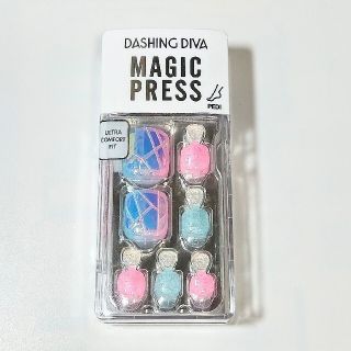 新作 未発売1261 DASHINGDIVA ダッシングディバ マジックプレス コスメ/美容のネイル(つけ爪/ネイルチップ)の商品写真