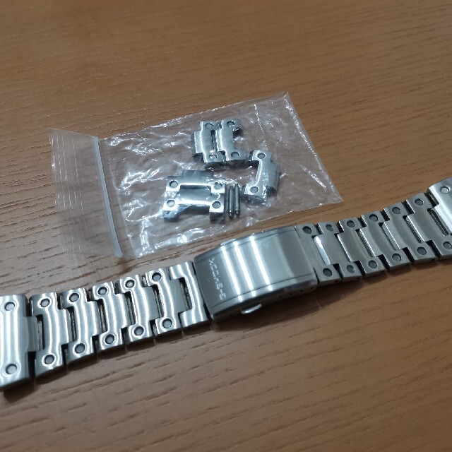 G-SHOCK★ 5600系5610系カスタム用　互換メタルベルト　ステンレス メンズの時計(腕時計(デジタル))の商品写真