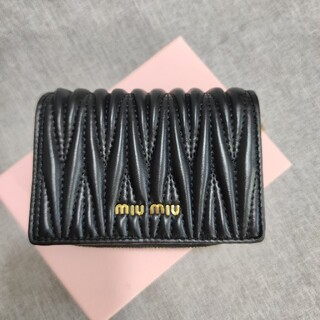 miumiu - 人気品 ミュウミュウ 二つ折り財布 黒