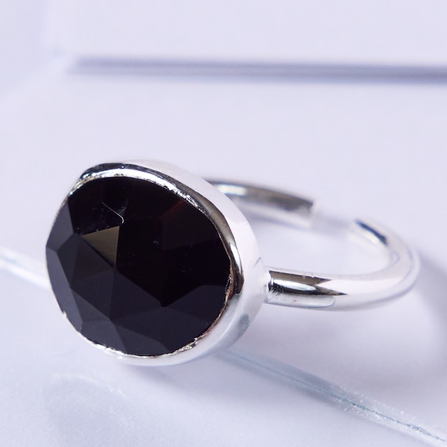【09】ブラックオニキス ローズカット フリーサイズ シルバー ベゼル リング レディースのアクセサリー(リング(指輪))の商品写真