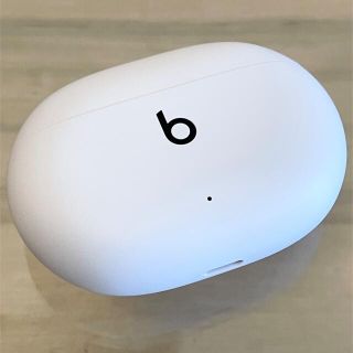 ビーツバイドクタードレ(Beats by Dr Dre)の★美麗品★Beats Studio Buds ホワイト 充電ケースのみ(ヘッドフォン/イヤフォン)