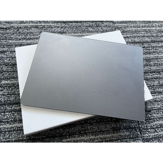 Apple(アップル)のMagic Trackpad 2 MRMF2J/A [スペースグレイ]（中古品） スマホ/家電/カメラのPC/タブレット(PC周辺機器)の商品写真