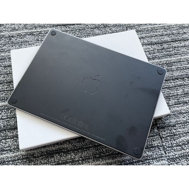 Apple(アップル)のMagic Trackpad 2 MRMF2J/A [スペースグレイ]（中古品） スマホ/家電/カメラのPC/タブレット(PC周辺機器)の商品写真