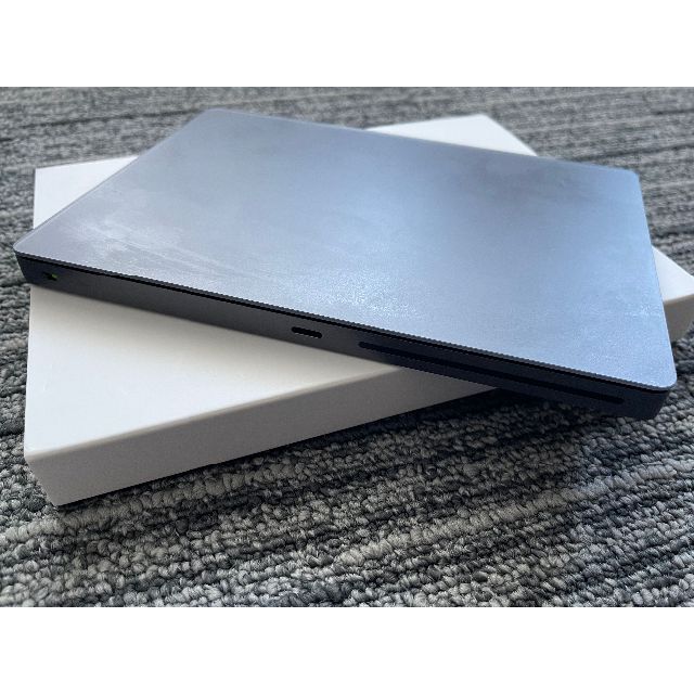 Apple(アップル)のMagic Trackpad 2 MRMF2J/A [スペースグレイ]（中古品） スマホ/家電/カメラのPC/タブレット(PC周辺機器)の商品写真