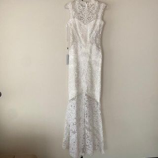 タダシショウジ(TADASHI SHOJI)のタダシショージ新品未使用タグ付　ノースリーブ花柄レースウエディングドレス　白(ロングワンピース/マキシワンピース)