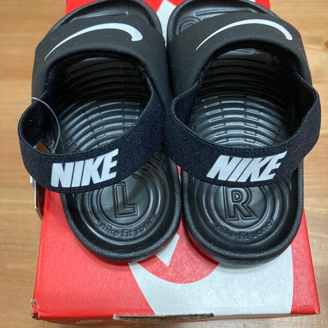 NIKE(ナイキ)のNIKE ナイキ カワ キッズスライドサンダル　新品 キッズ/ベビー/マタニティのキッズ靴/シューズ(15cm~)(サンダル)の商品写真