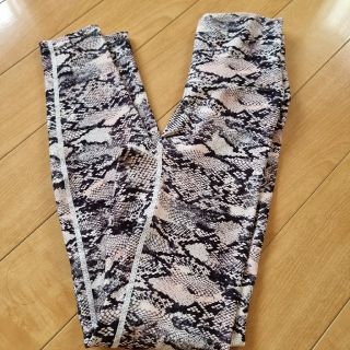 ルルレモン(lululemon)のお値下げ中ですゼクシィミックス XEXYMIX レギンス S(ヨガ)