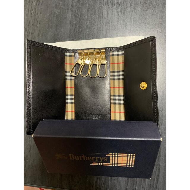 BURBERRY(バーバリー)の【新品未使用】Burberrys４連レザーキーケース★黒　★359-09★箱付き メンズのファッション小物(キーケース)の商品写真