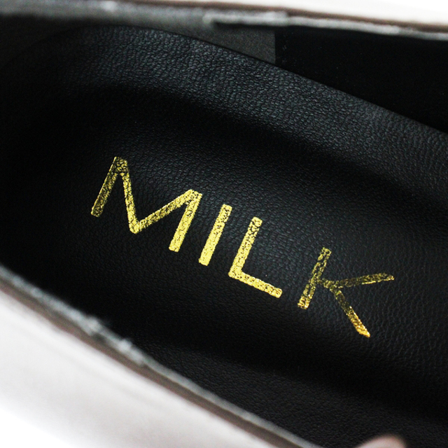 MILK(ミルク)の美品 MILK ミルク ストラップ タッセルローファー L/ブラウン 24.5cm【2400012917231】 レディースの靴/シューズ(ローファー/革靴)の商品写真