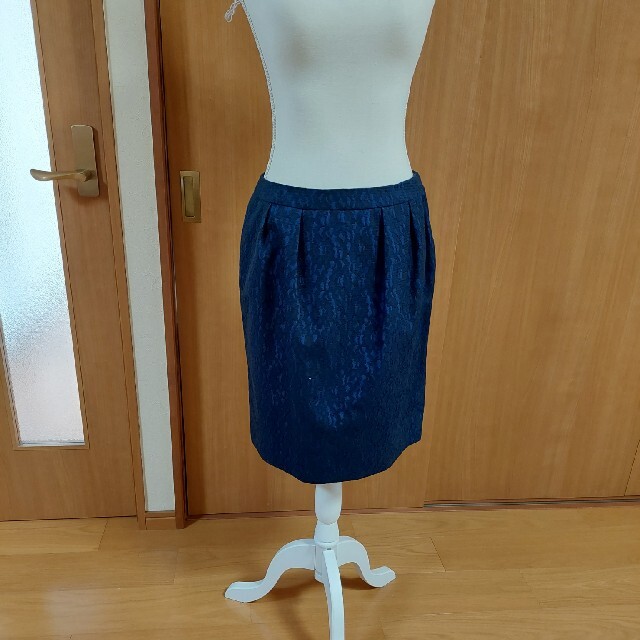 自由区(ジユウク)の未使用　自由区　刺繍スカート レディースのスカート(ひざ丈スカート)の商品写真