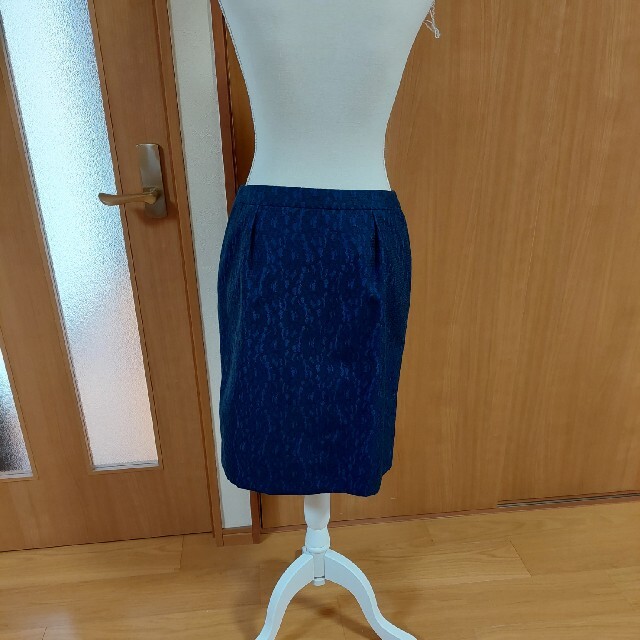 自由区(ジユウク)の未使用　自由区　刺繍スカート レディースのスカート(ひざ丈スカート)の商品写真