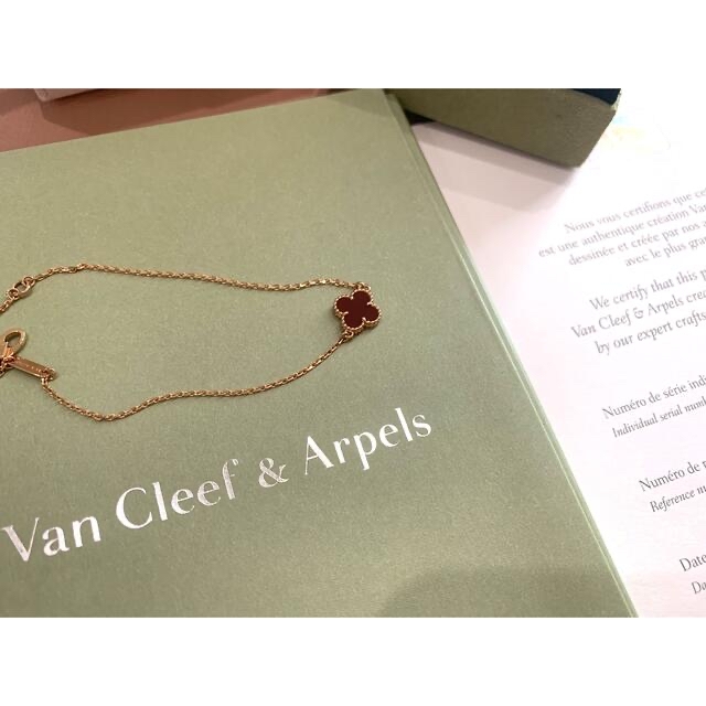 Van Cleef & Arpels(ヴァンクリーフアンドアーペル)のヴァンクリーフ&アーペル スウィート アルハンブラ ブレスレット レディースのアクセサリー(ブレスレット/バングル)の商品写真