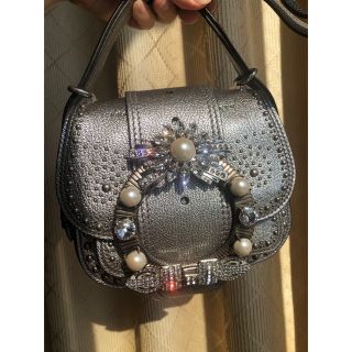 ミュウミュウ(miumiu)のミュウミュウ  ショルダーバッグ(ショルダーバッグ)