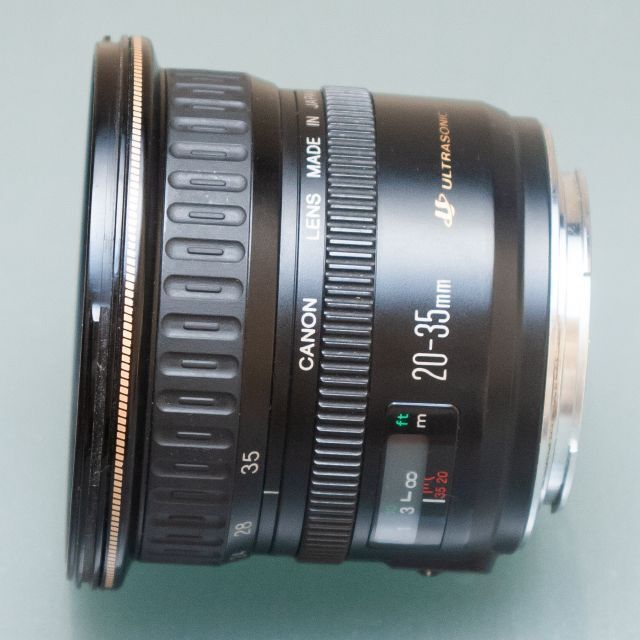 Canon EF 20-35mm F3.5-4.5 USM 1