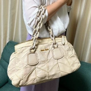 ミュウミュウ(miumiu)のmiumiuチェーンバッグ★(トートバッグ)