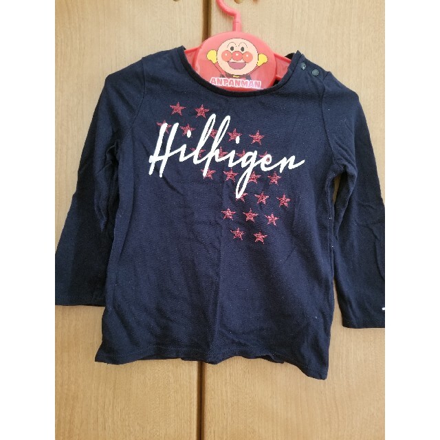 TOMMY HILFIGER(トミーヒルフィガー)の【TOMMYHILFIGER】トミーフィルフィガー ロングTシャツ 長袖 90 キッズ/ベビー/マタニティのキッズ服男の子用(90cm~)(Tシャツ/カットソー)の商品写真