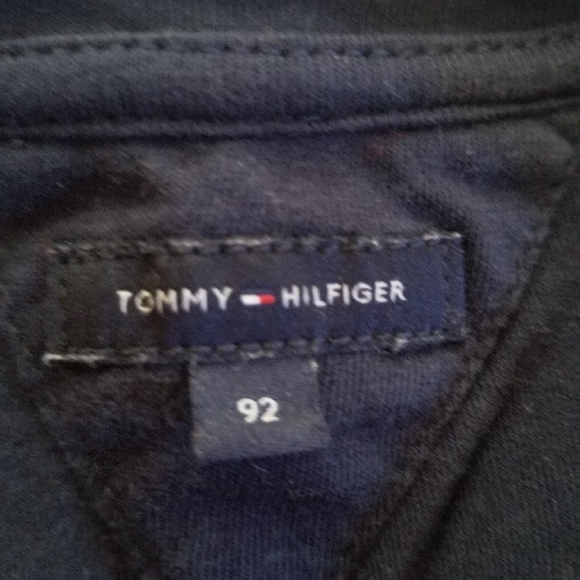 TOMMY HILFIGER(トミーヒルフィガー)の【TOMMYHILFIGER】トミーフィルフィガー ロングTシャツ 長袖 90 キッズ/ベビー/マタニティのキッズ服男の子用(90cm~)(Tシャツ/カットソー)の商品写真