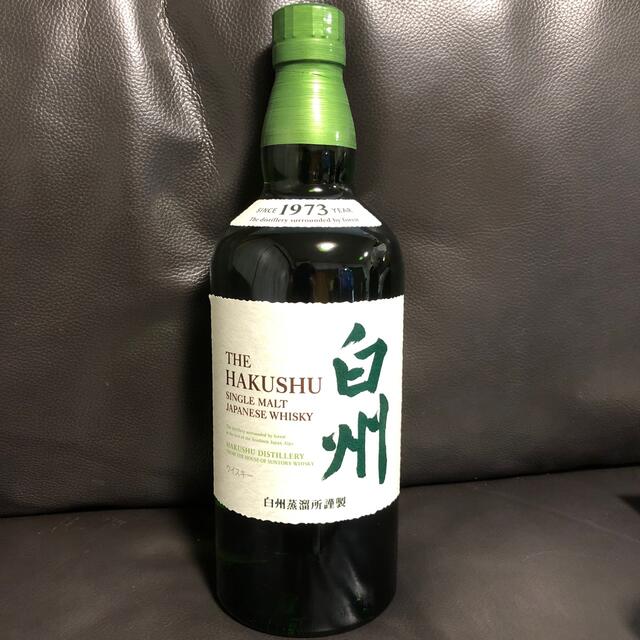 サントリー(サントリー)のサントリー　シングルモルトウイスキー《白州》700ml 食品/飲料/酒の酒(ウイスキー)の商品写真