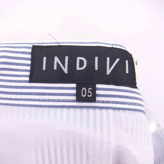 INDIVI(インディヴィ)のインディヴィ フレア タック スカート ストライプ サイドジップ 5 紺 白 レディースのスカート(ひざ丈スカート)の商品写真