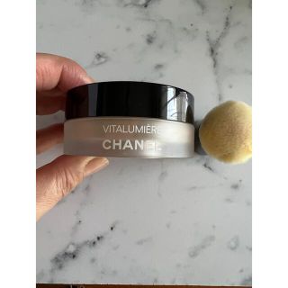 シャネル(CHANEL)のCHANELヴィタルミエール　ルースパウダーファンデーション N°20(ファンデーション)