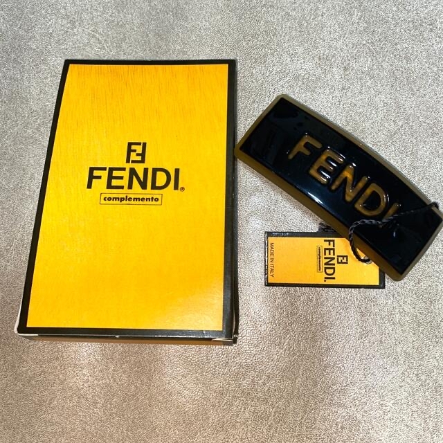 未使用 FENDI バレッタ フェンディ ロゴ - バレッタ/ヘアクリップ