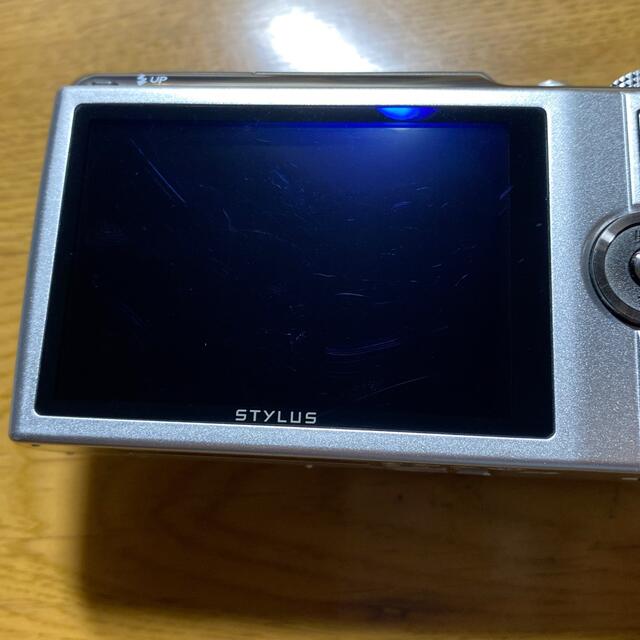 OLYMPUS(オリンパス)のOLYMPUS コンパクトデジタルカメラ SH SH-60 SILVER スマホ/家電/カメラのカメラ(コンパクトデジタルカメラ)の商品写真