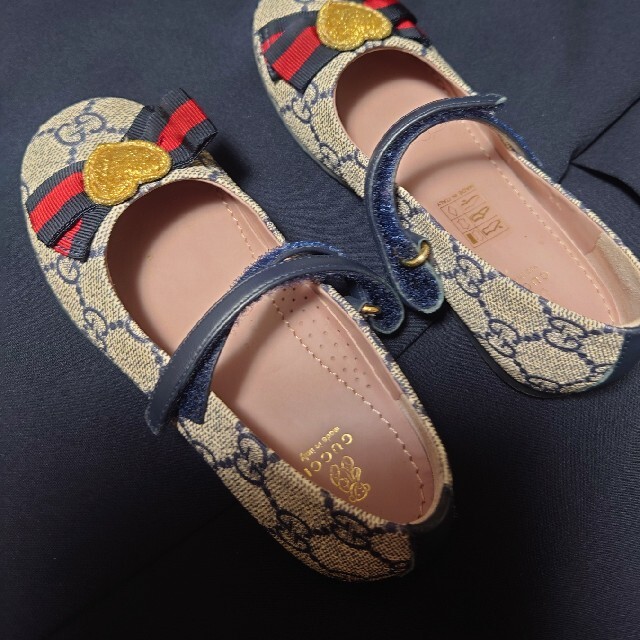 Gucci(グッチ)の【16cm】グッチ　リボンシューズ　キッズ　傷あり キッズ/ベビー/マタニティのキッズ靴/シューズ(15cm~)(フォーマルシューズ)の商品写真