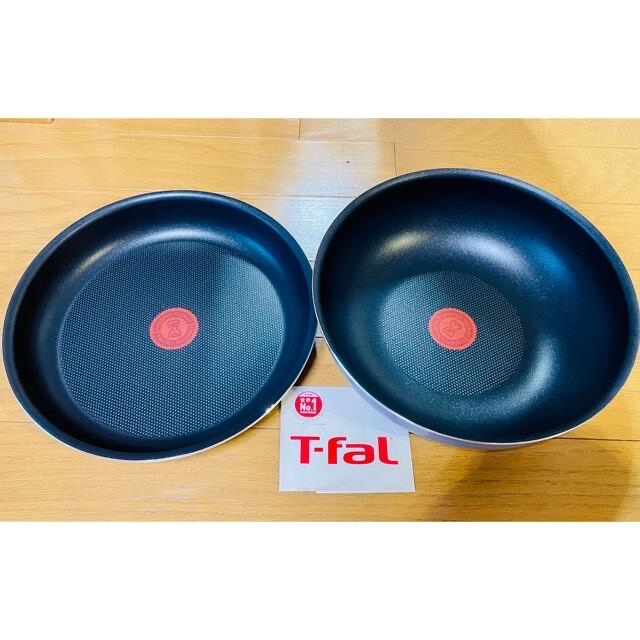 T-fal(ティファール)の新品　人気ティファール　チタン長持ち　フレーズグレー　フライパン2点セット インテリア/住まい/日用品のキッチン/食器(鍋/フライパン)の商品写真