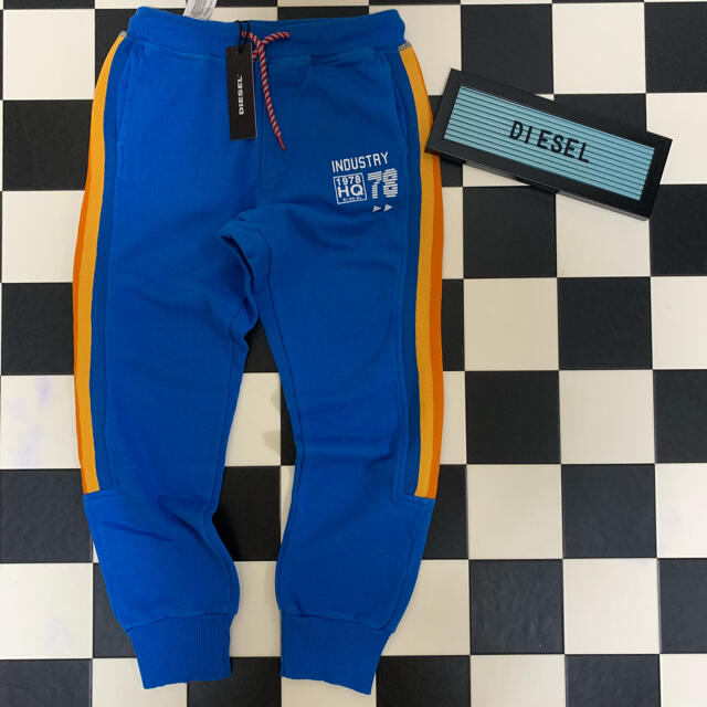 DIESEL(ディーゼル)の新品タグ付き DIESEL kids スウェット パンツ キッズ/ベビー/マタニティのキッズ服男の子用(90cm~)(パンツ/スパッツ)の商品写真