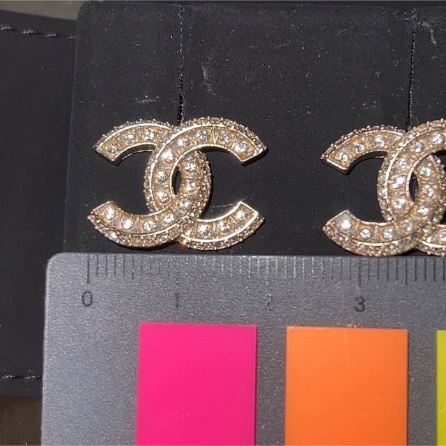 CHANEL ピアス キラキラ ストーン ピアス ゴールド 定番 美品 | www