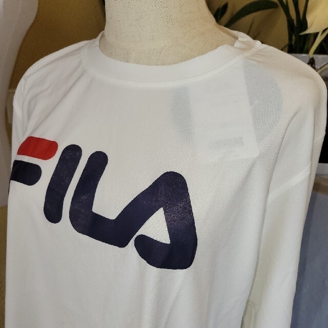 FILA(フィラ)のFILA　長袖ＴシャツMサイズホワイト FL13 スポーツ/アウトドアのテニス(ウェア)の商品写真