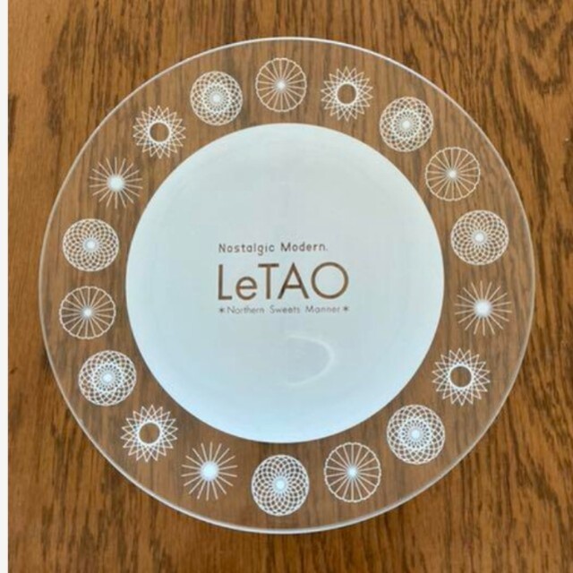 LeTAO 非売品 ノベルティ ガラスプレート インテリア/住まい/日用品のキッチン/食器(食器)の商品写真