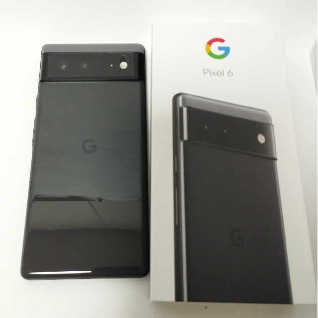 Google(グーグル)の美品 Google pixel 6 シムフリー 128GB 黒　おまけ付 スマホ/家電/カメラのスマートフォン/携帯電話(スマートフォン本体)の商品写真