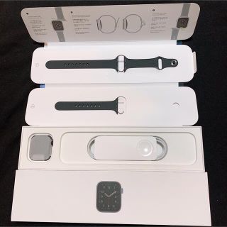 アップルウォッチ(Apple Watch)の新品 未使用 アップルウォッチ SE 40mm スペースグレイ MYDP2J/A(腕時計(デジタル))