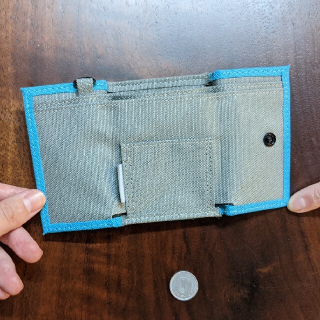 水色のミニ財布 レディースのファッション小物(財布)の商品写真