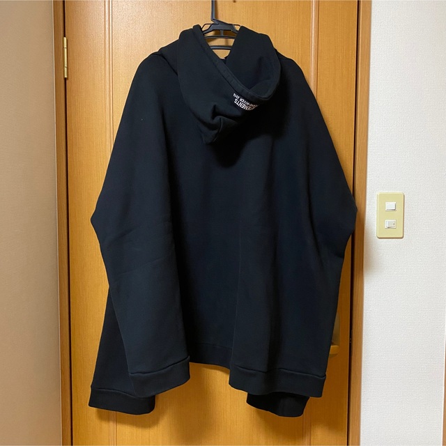 Balenciaga(バレンシアガ)のVETEMENTS black metal logo hoodie メンズのトップス(パーカー)の商品写真