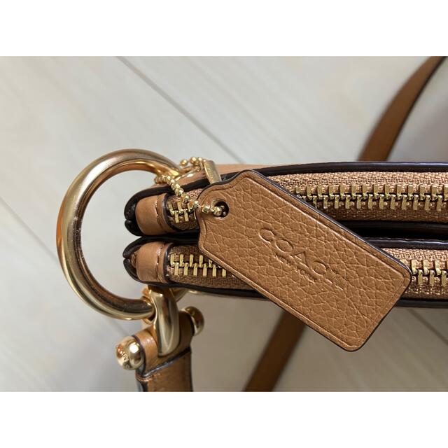 COACH(コーチ)のコーチ　ショルダーバッグ　3連　f76645 ライトサドル　ベージュ レディースのバッグ(ショルダーバッグ)の商品写真