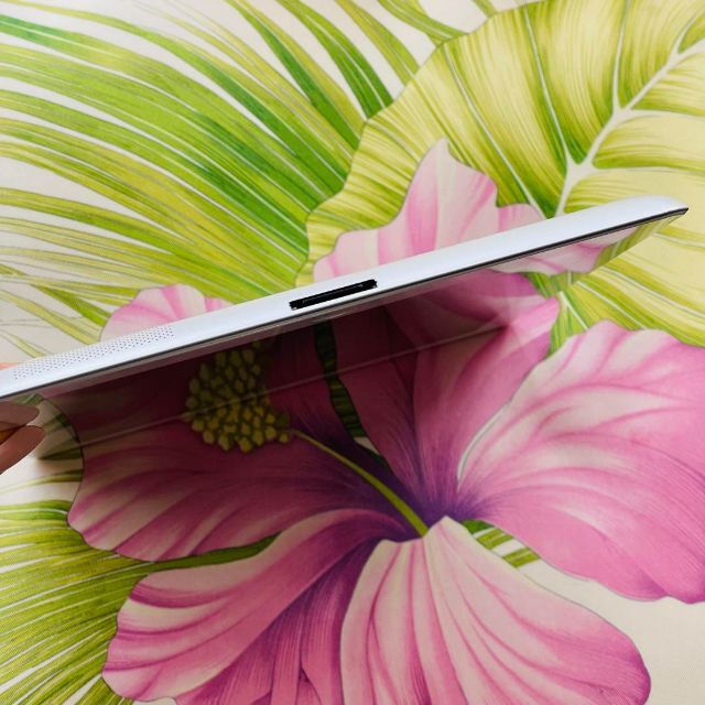 Apple(アップル)のApple iPad 2 Wi-Fiモデル 16GB A1395 ホワイト 美品 スマホ/家電/カメラのPC/タブレット(タブレット)の商品写真