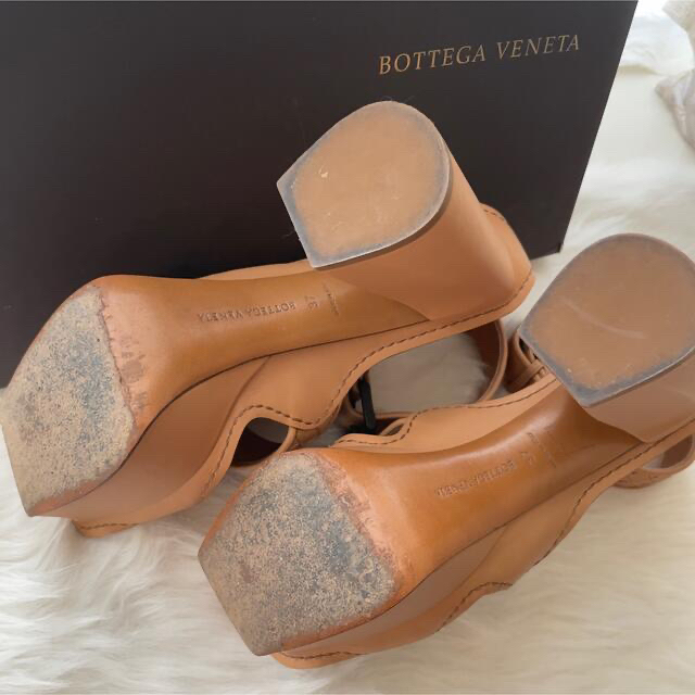 Bottega Veneta(ボッテガヴェネタ)のBOTTEGA VENETA チャンキーヒール サンダル 37 イントレチャート レディースの靴/シューズ(サンダル)の商品写真