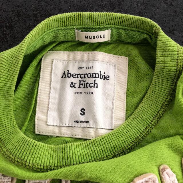 Abercrombie&Fitch(アバクロンビーアンドフィッチ)のアバクロ　Tシャツ　メンズS メンズのトップス(Tシャツ/カットソー(半袖/袖なし))の商品写真