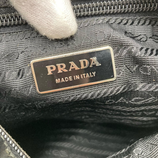 PRADA(プラダ)のカード付✨　プラダ　ショルダーバッグ　サフィアーノレザー　ナイロン　三角プレート レディースのバッグ(ショルダーバッグ)の商品写真