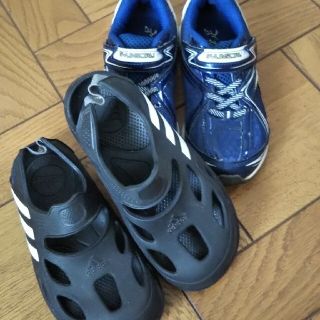 アディダス(adidas)のアディダスサンダルシュンソクスニーカー18.5cm19cm2足セットまとめて男青(スニーカー)