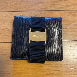 サルヴァトーレフェラガモ(Salvatore Ferragamo)のサルヴァトーレ　フェラガモ　二つ折り財布　ヴァラ　レザー黒(財布)